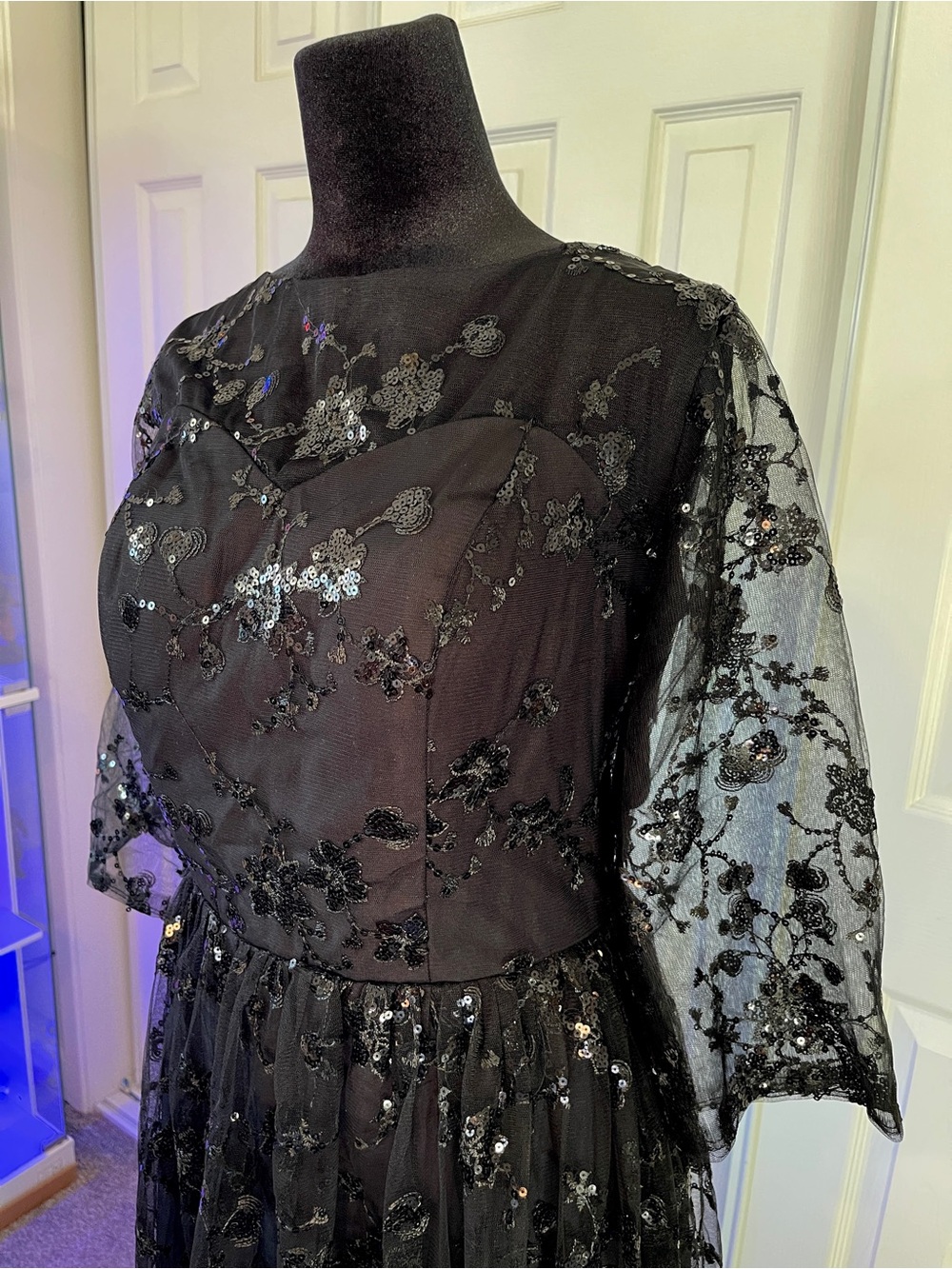 New Large Elegant Black Sequin Lace A-Line Dress